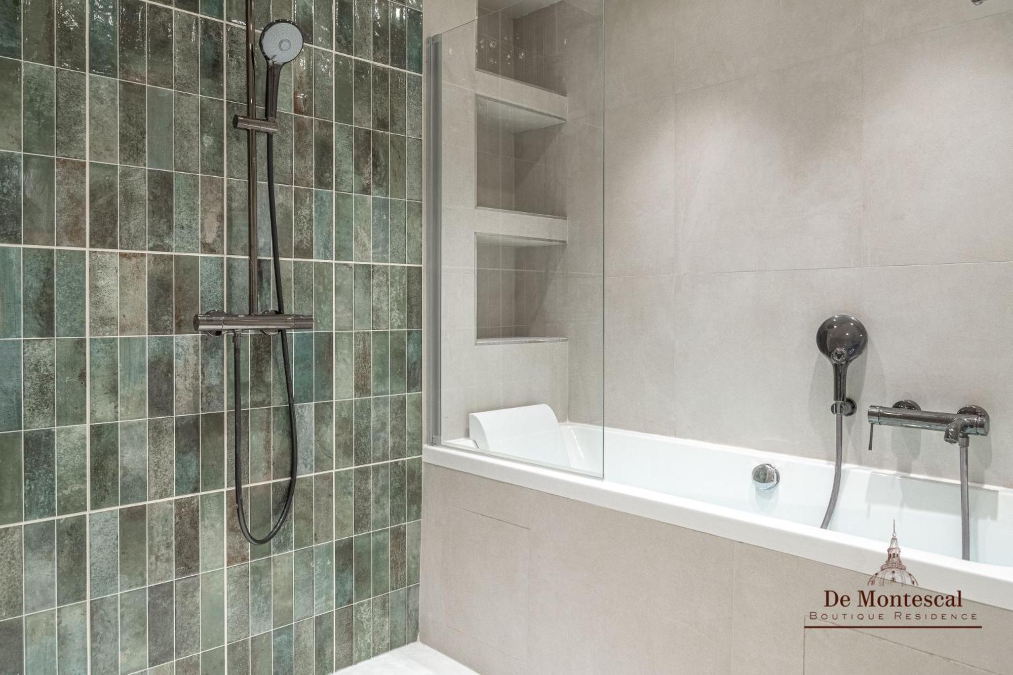 De Montescal - Hot Tub And Ac Cosy Apartment A Prime Location 40M2 Paris Exterior foto